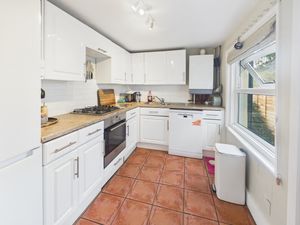 Kitchen- click for photo gallery